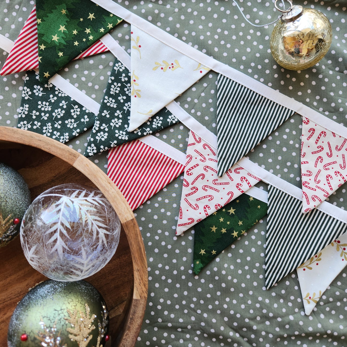 Classic Christmas Mini Bunting